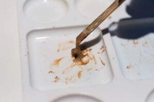 麦漆 生漆と練った小麦粉を混ぜる